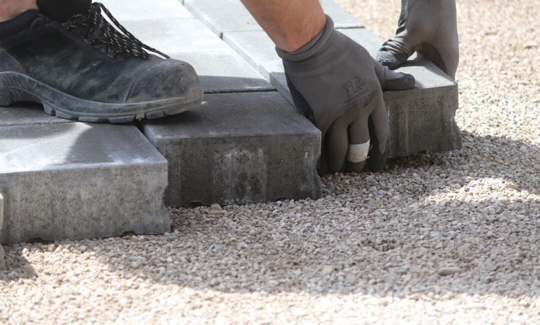 Améliorez_votre_extérieur_:_comment_faire_des_joints_de_dalles_comme_un_pro